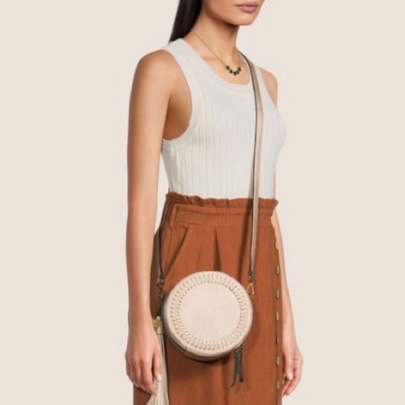 🤎 NWT! Braided Round Crossbody Bag - Picture 3 of 4